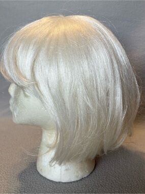 Spirit White Silver Short Women's Synthetic Wig Straight Bob Style with Bangs